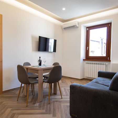 Finestra Sul Borgo Apartment Trevignano Romano Bagian luar foto