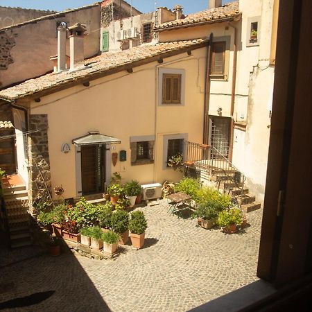 Finestra Sul Borgo Apartment Trevignano Romano Bagian luar foto