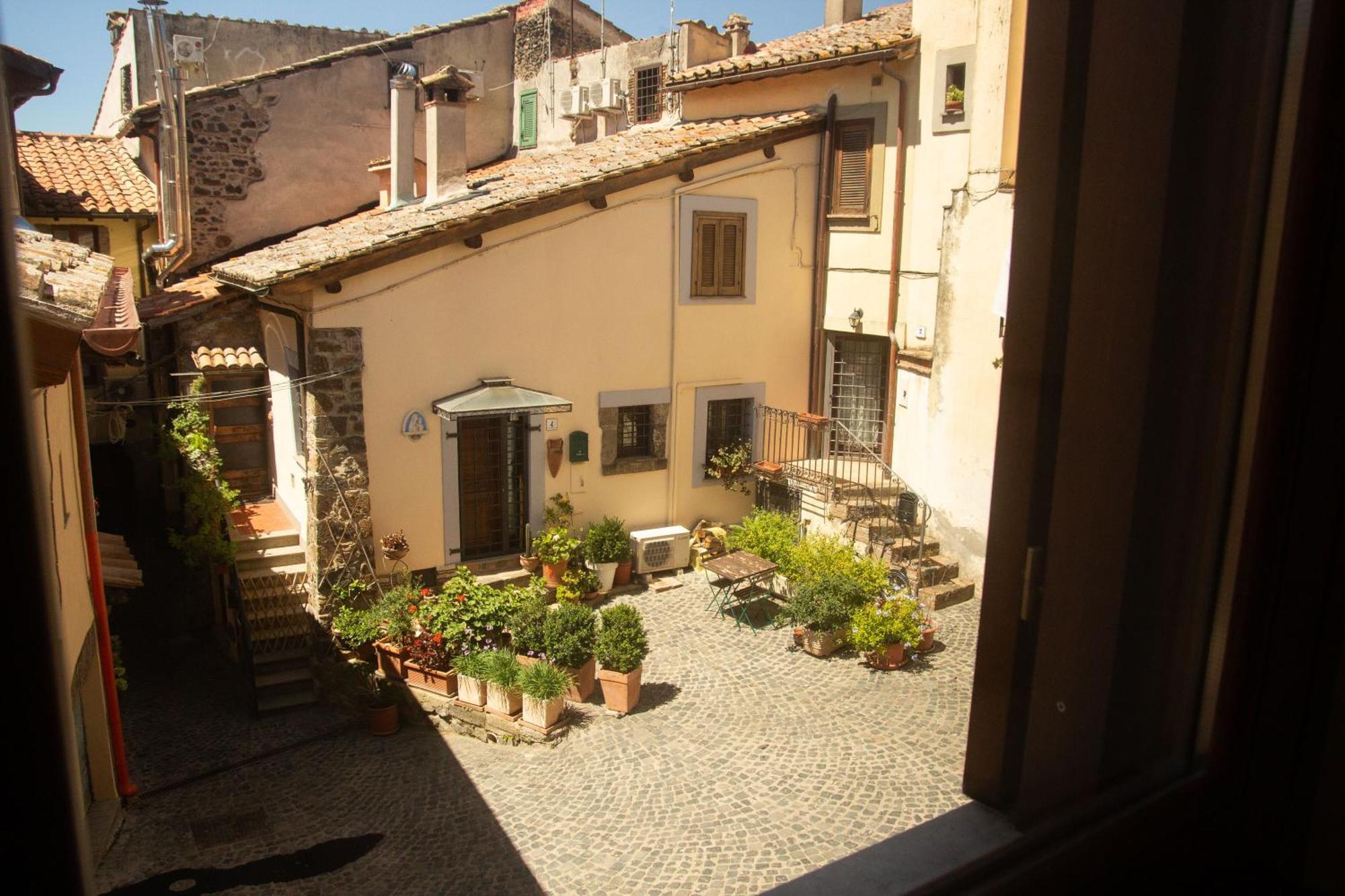 Finestra Sul Borgo Apartment Trevignano Romano Bagian luar foto