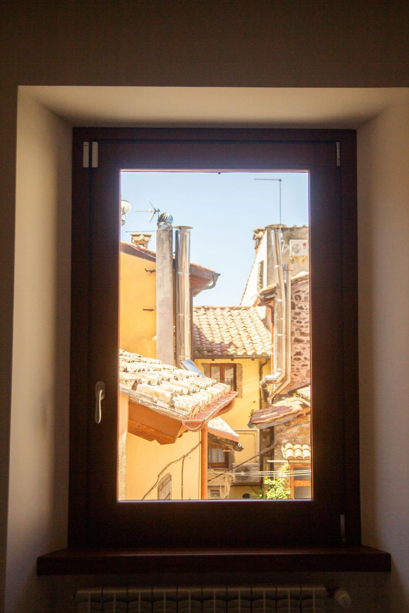 Finestra Sul Borgo Apartment Trevignano Romano Bagian luar foto