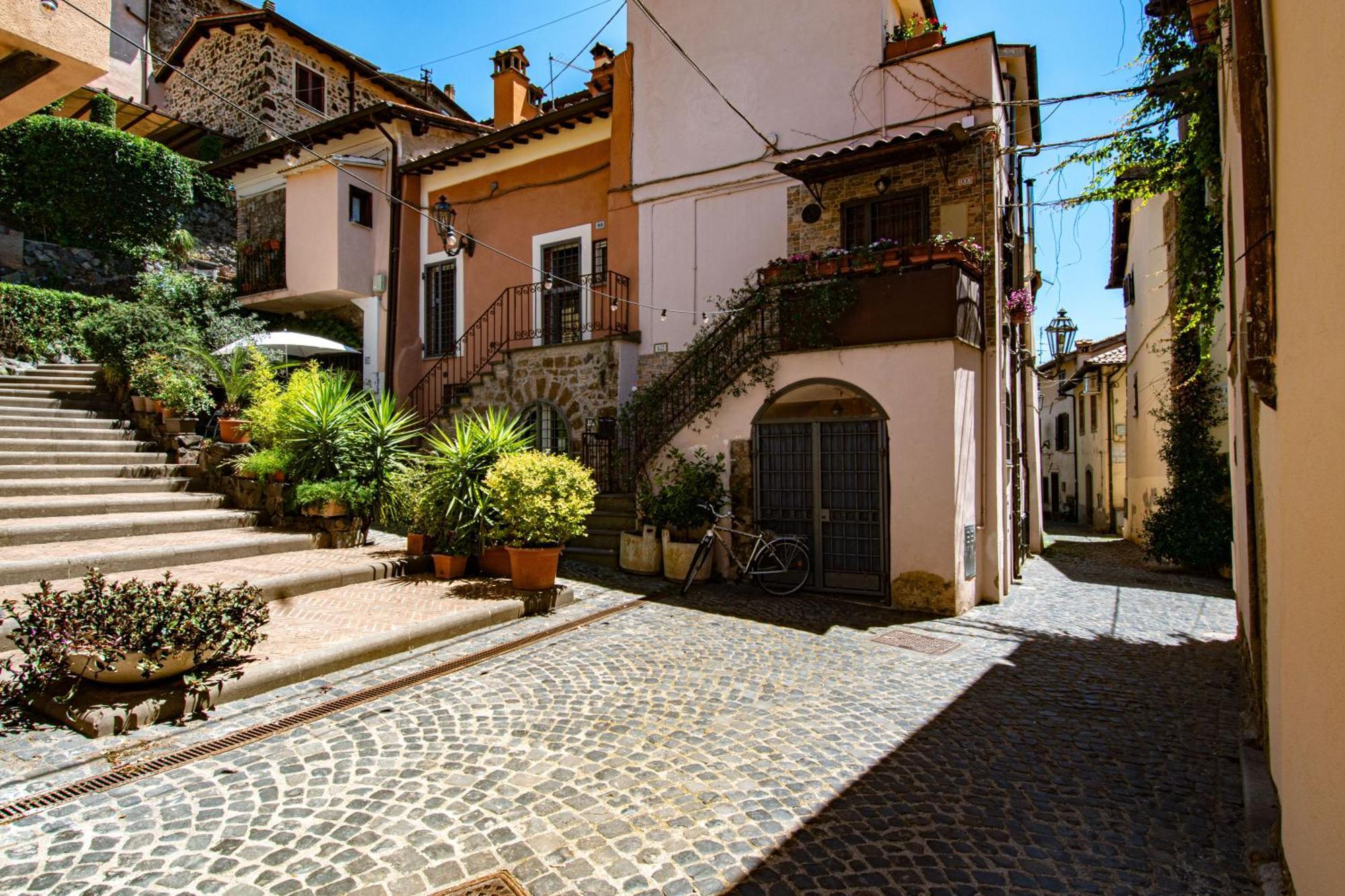 Finestra Sul Borgo Apartment Trevignano Romano Bagian luar foto